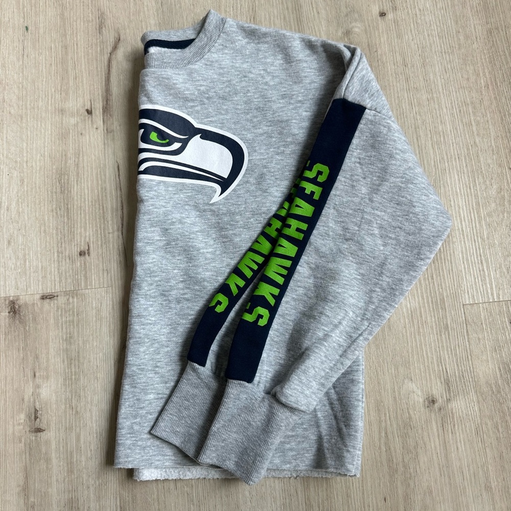 Small NFL Seahawks cropped crewneck - like new